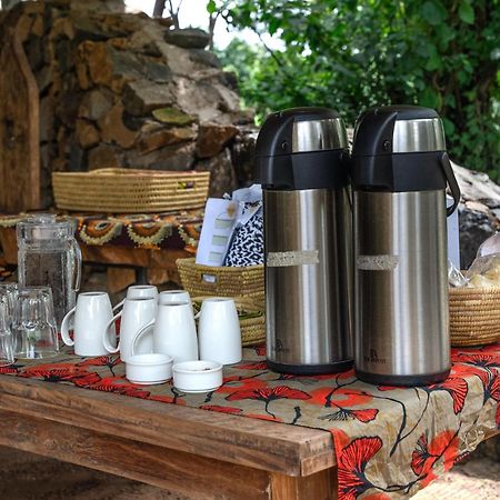 Dolly Farm & River Camp, Luxury Tents 育空河 外观 照片