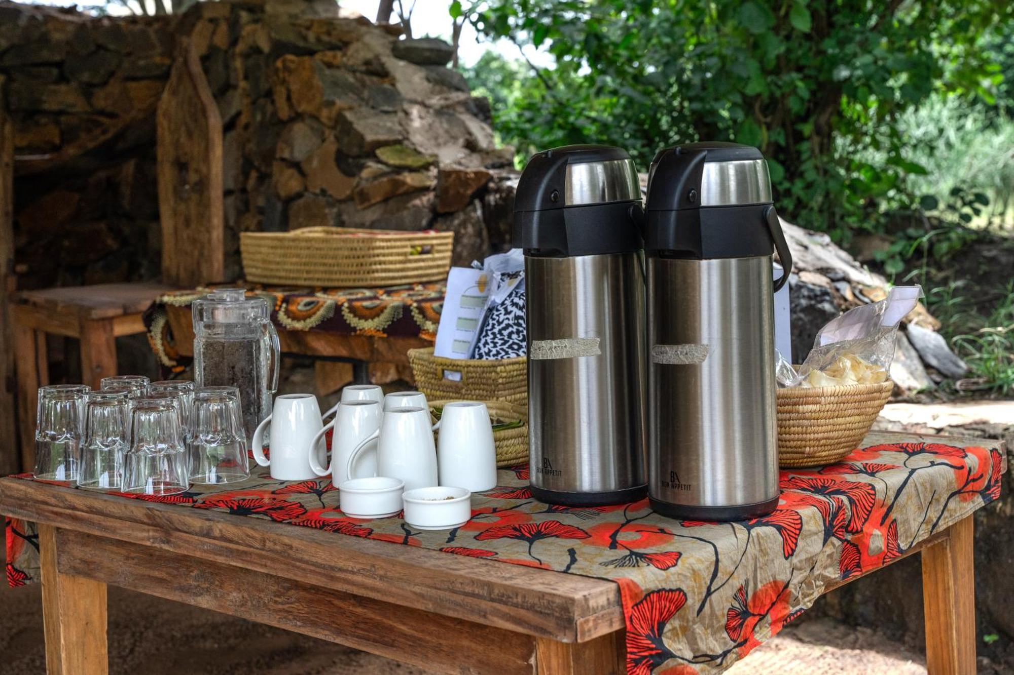 Dolly Farm & River Camp, Luxury Tents 育空河 外观 照片