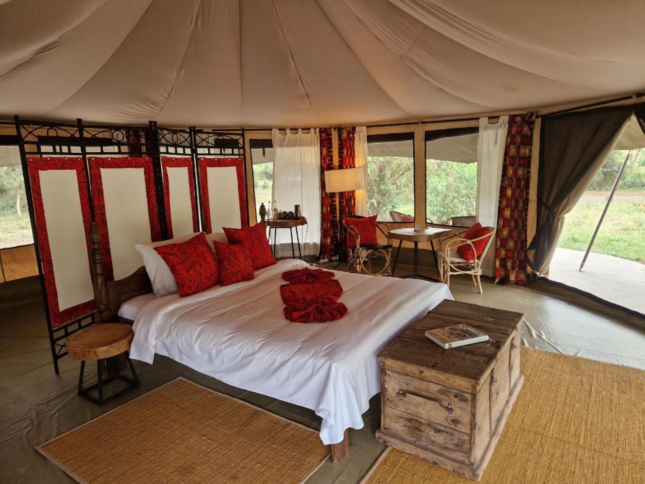 Dolly Farm & River Camp, Luxury Tents 育空河 外观 照片