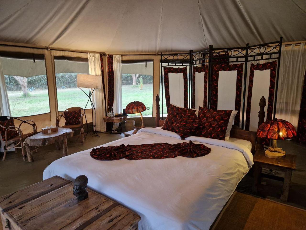 Dolly Farm & River Camp, Luxury Tents 育空河 外观 照片