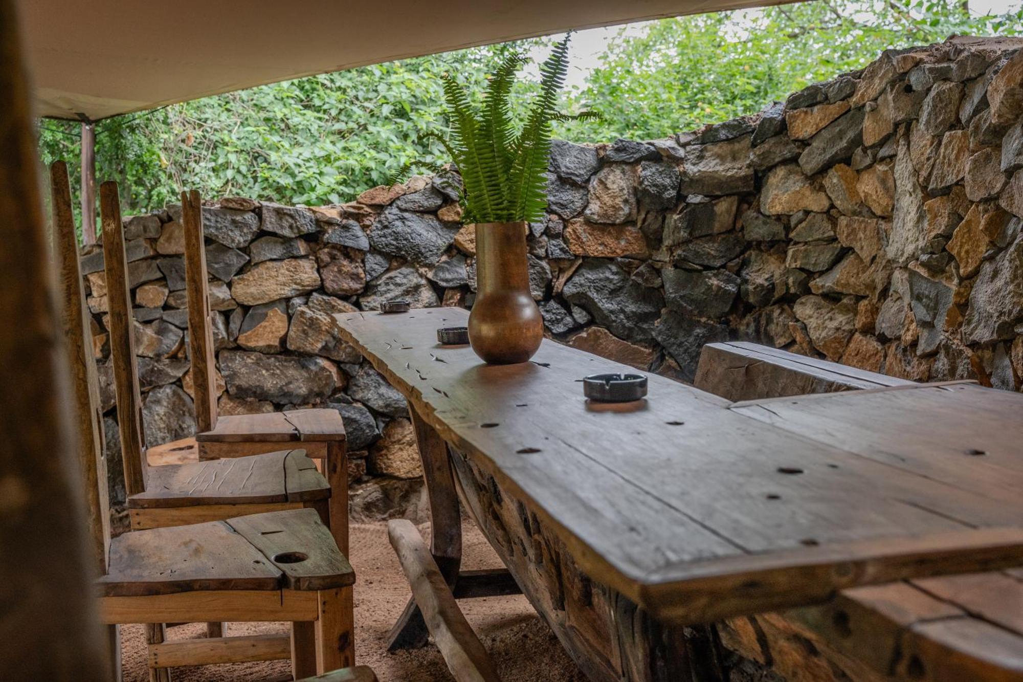 Dolly Farm & River Camp, Luxury Tents 育空河 外观 照片