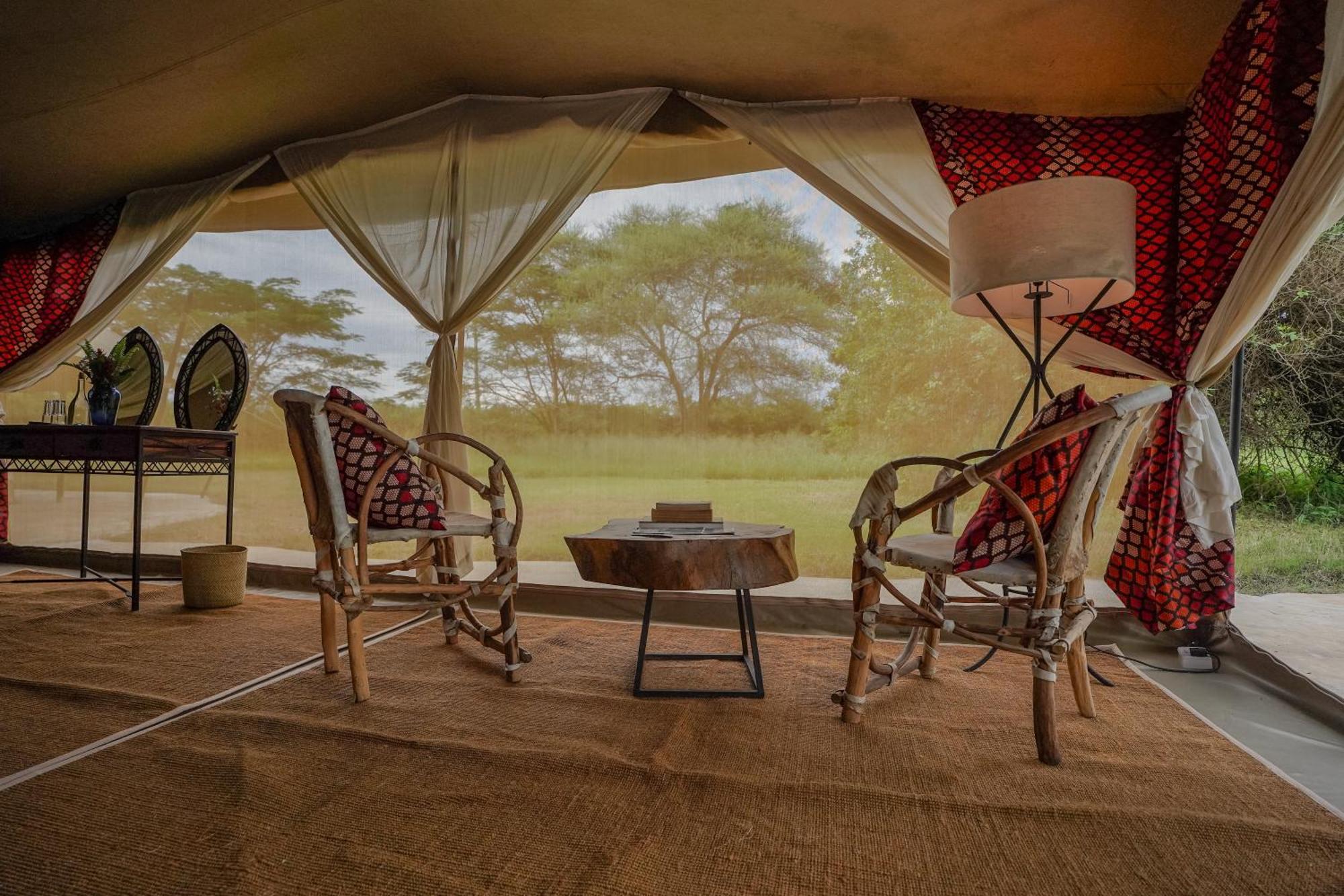Dolly Farm & River Camp, Luxury Tents 育空河 外观 照片