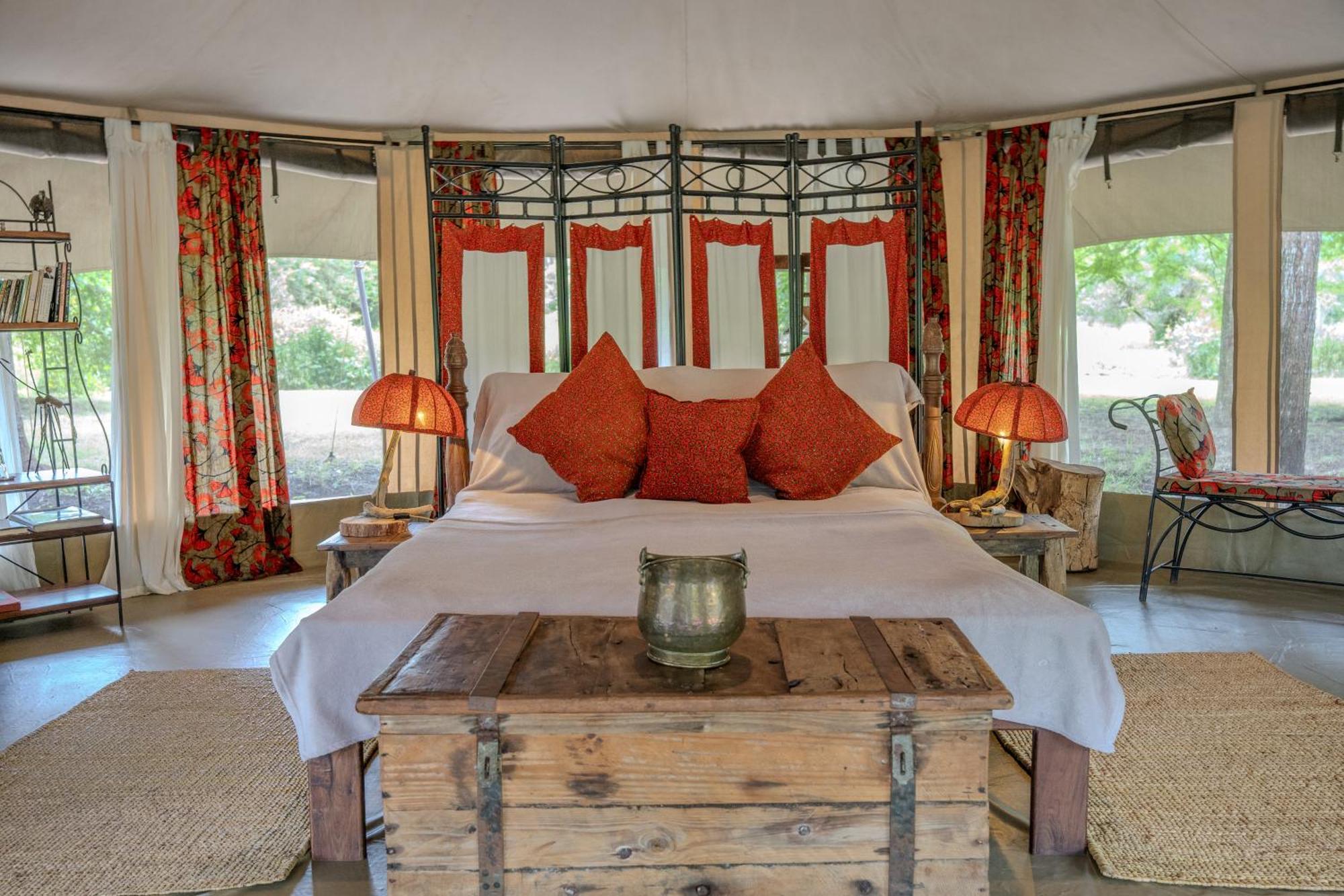 Dolly Farm & River Camp, Luxury Tents 育空河 外观 照片